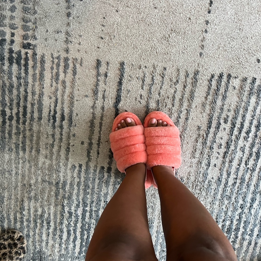 Uggs Sliders - image 6